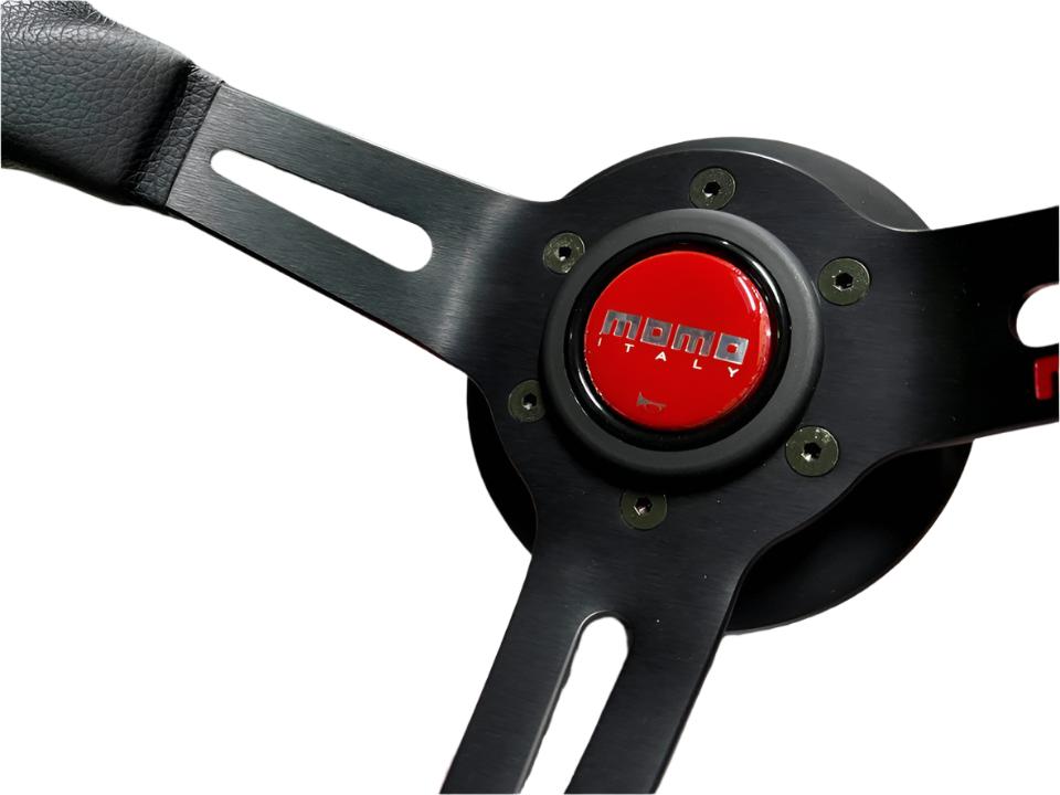 Genuine MOMO Drifting - Red steering wheel