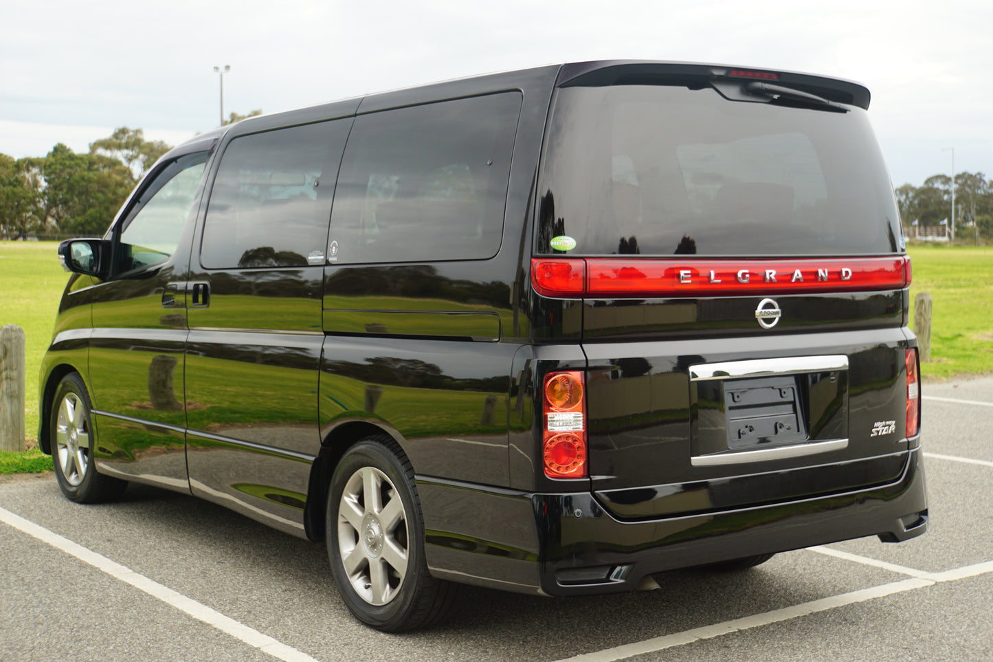 2008 Nissan Elgrand Highway Star Red Leather Premium Edition