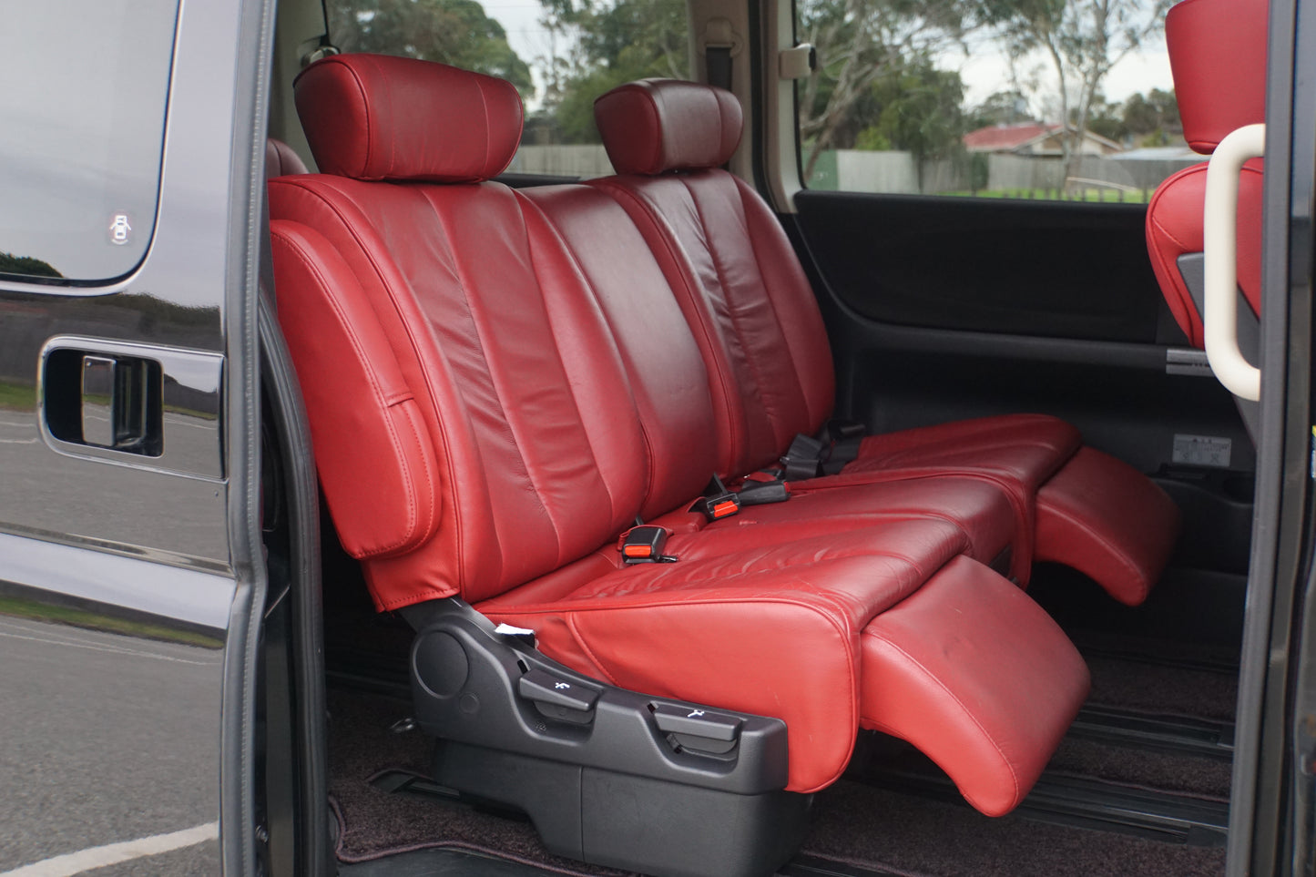 2008 Nissan Elgrand Highway Star Red Leather Premium Edition