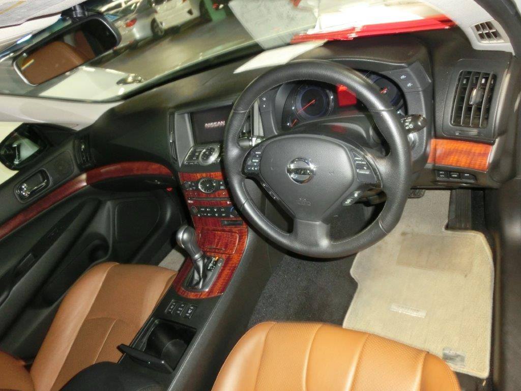 Nissan Skyline 370GT
