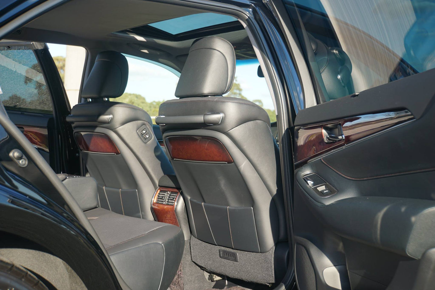 2016 Toyota Crown Majesta F Version