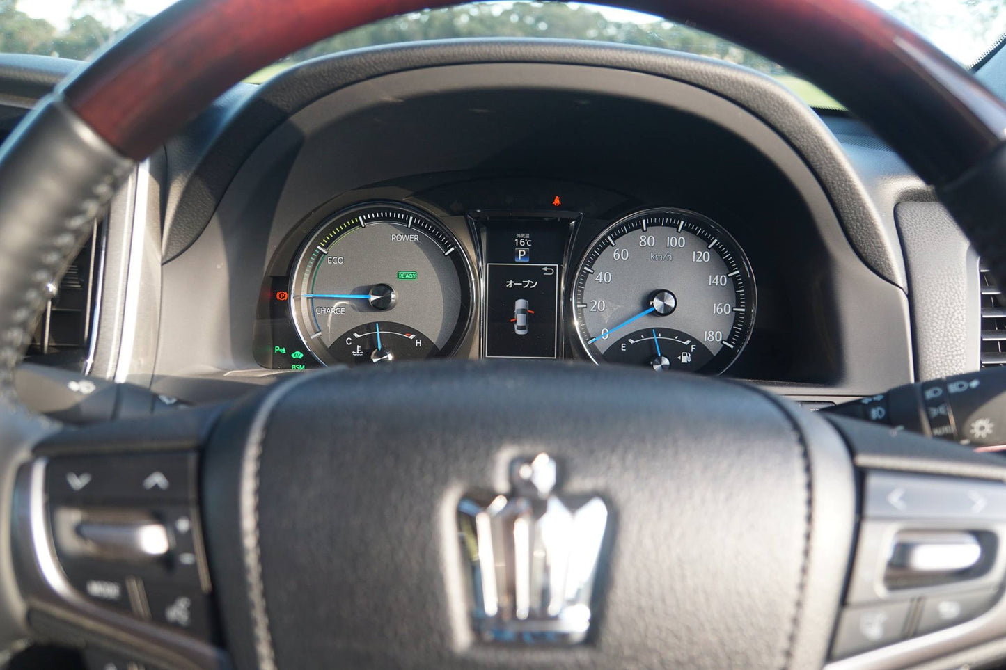 2016 Toyota Crown Majesta F Version